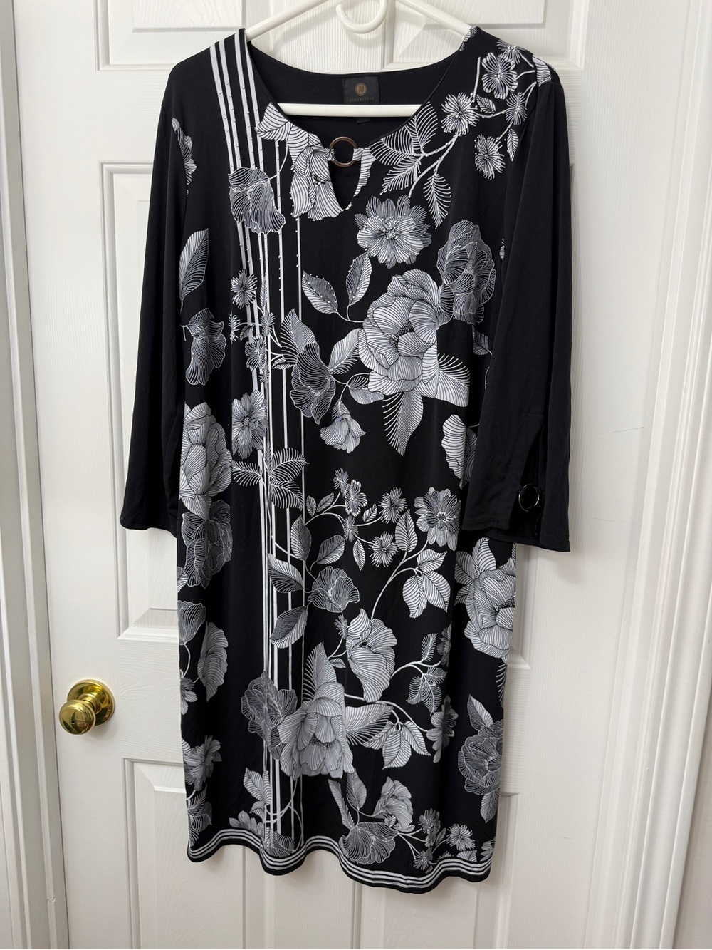 JM Collection Black and White Floral Tunic with Ring Detail